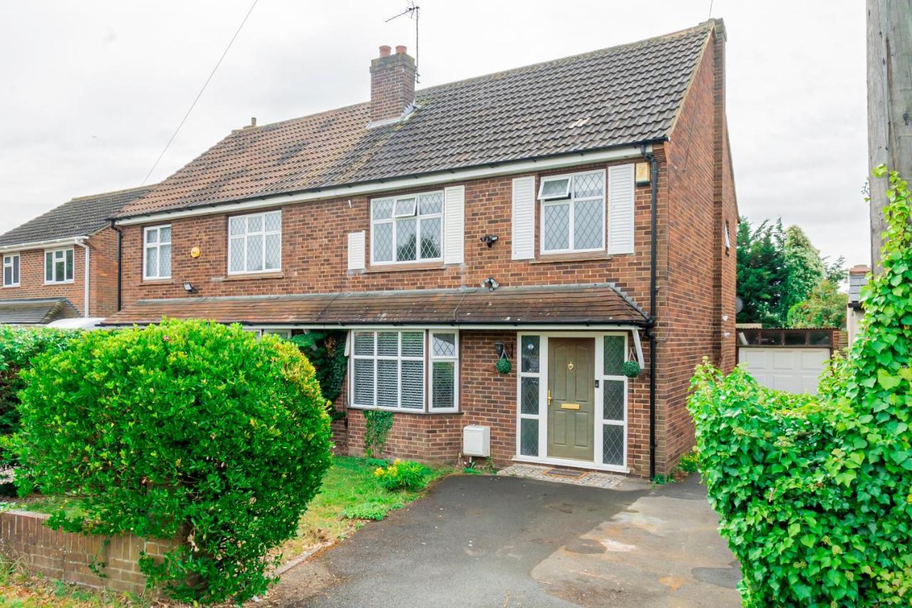 Stunning Place, Close To Windsor & Heathrow & Private Parking Burnham  Exterior foto