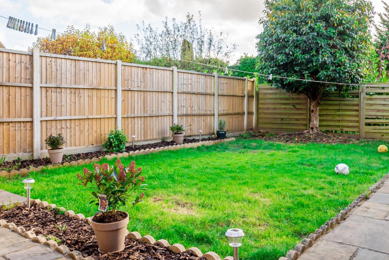 Stunning Place, Close To Windsor & Heathrow & Private Parking Burnham  Exterior foto