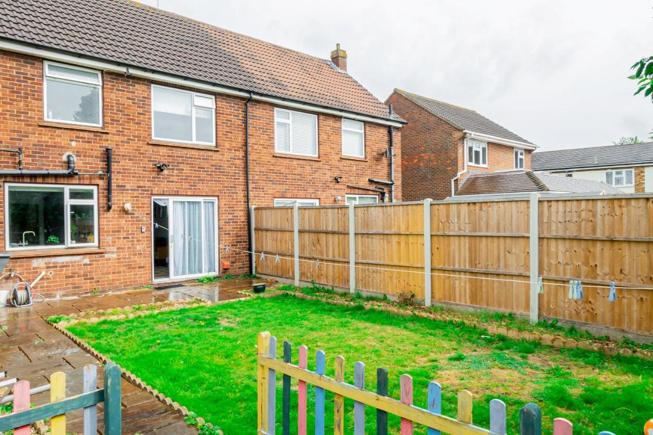 Stunning Place, Close To Windsor & Heathrow & Private Parking Burnham  Exterior foto