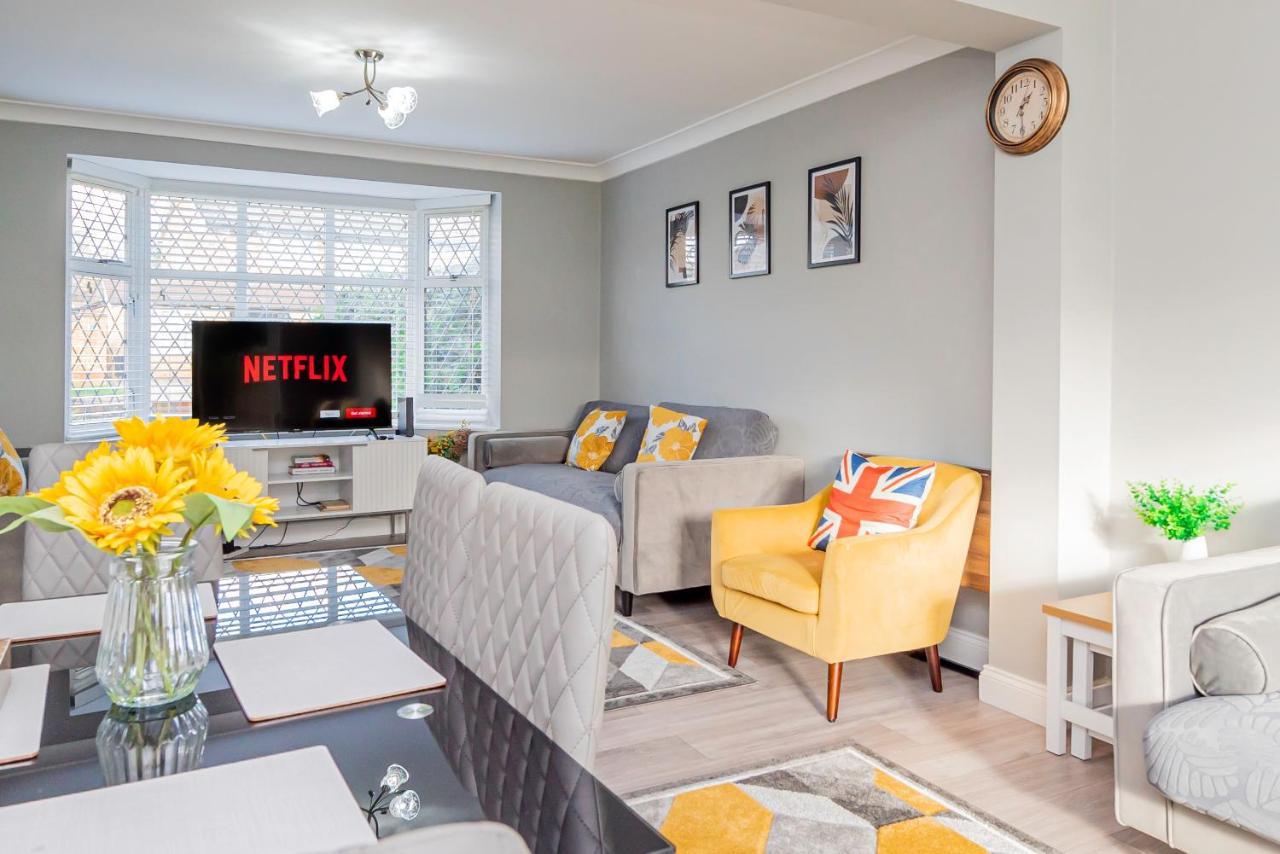 Stunning Place, Close To Windsor & Heathrow & Private Parking Burnham  Exterior foto