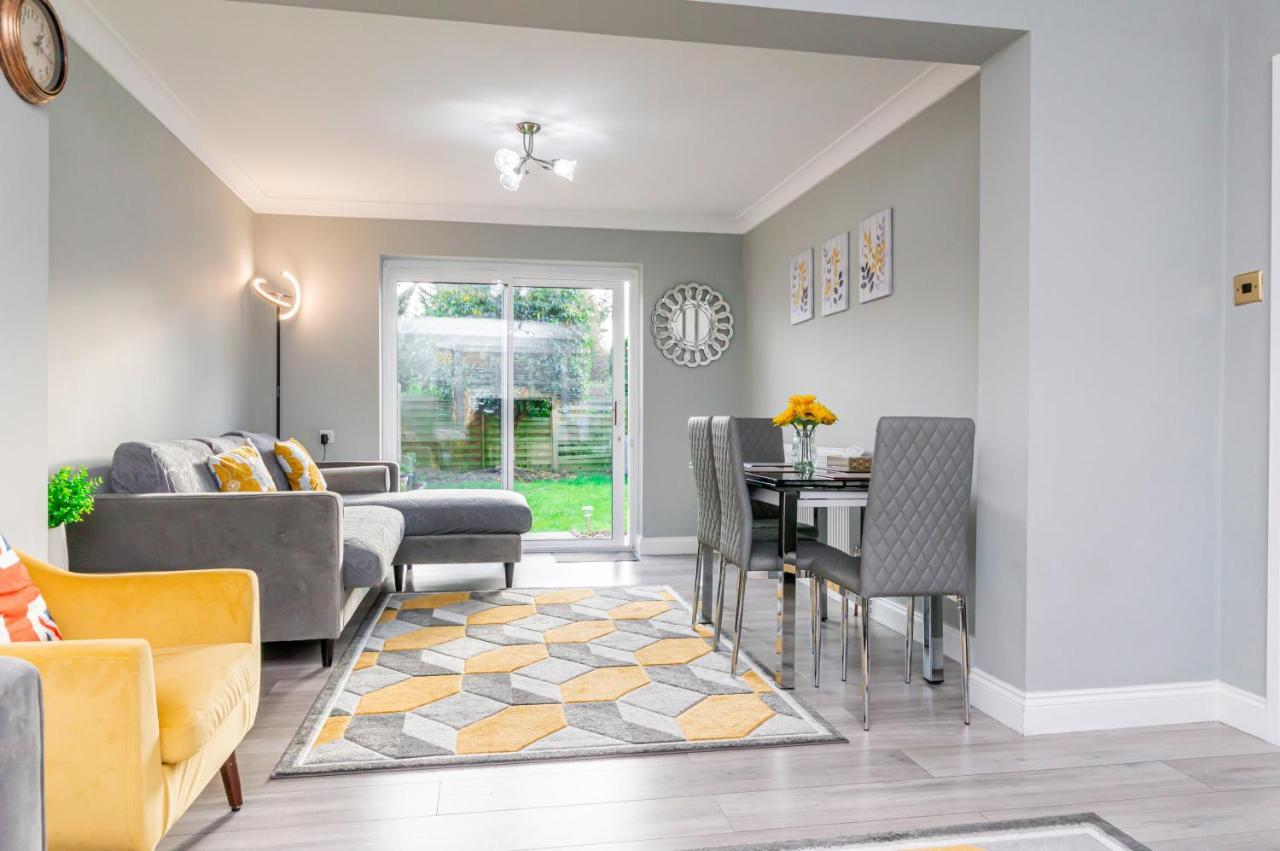 Stunning Place, Close To Windsor & Heathrow & Private Parking Burnham  Exterior foto